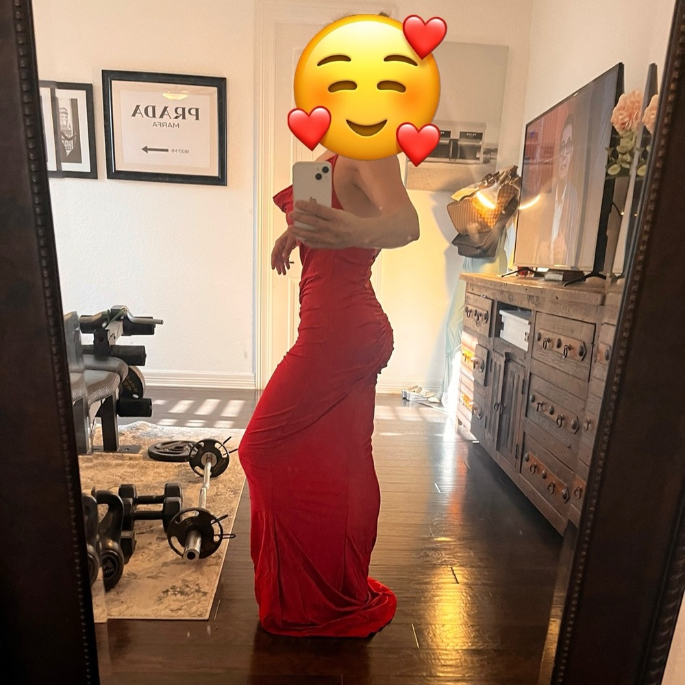 Elegant Red Evening Gown for Homecoming, Prom, Wedding, Bridesmaid, or Birthday